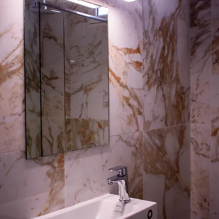 Athina Apart Otel 4*