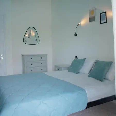 Athina شقة فندقية 4*