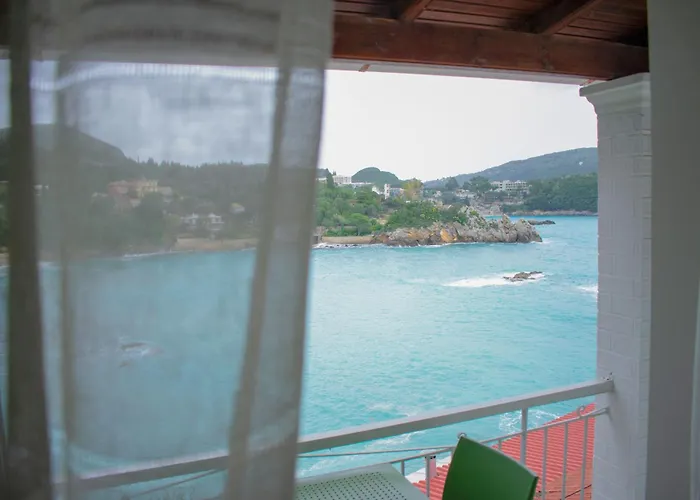 Athina 4*