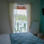 Athina 4*